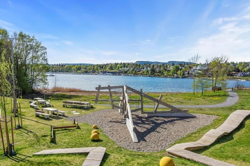 Scandpoint Apartment Fornebu Near Sea Front With Outdoor Walk! Stabekk Luaran gambar